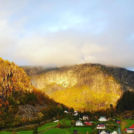 Апартаменты Dada Hjelmeland