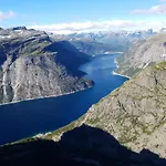Dada Hjelmeland